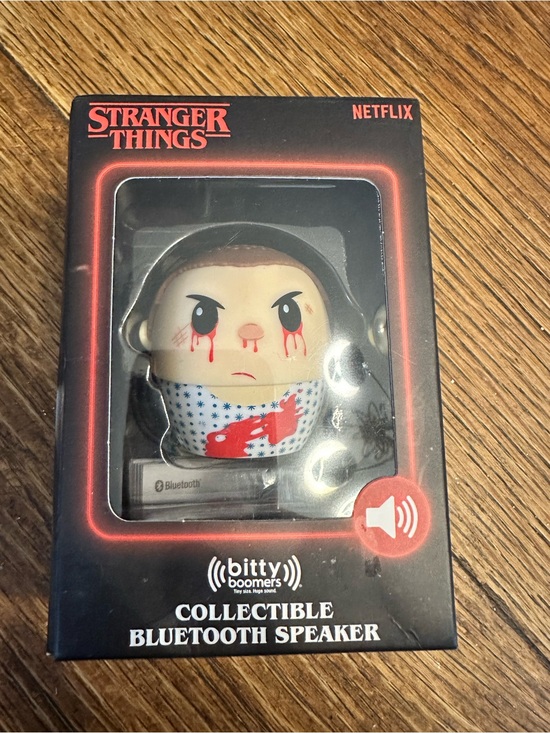 Stranger things Other - Stranger Things Collectible Bitty Boomers Bluetooth Speaker - Black & Red